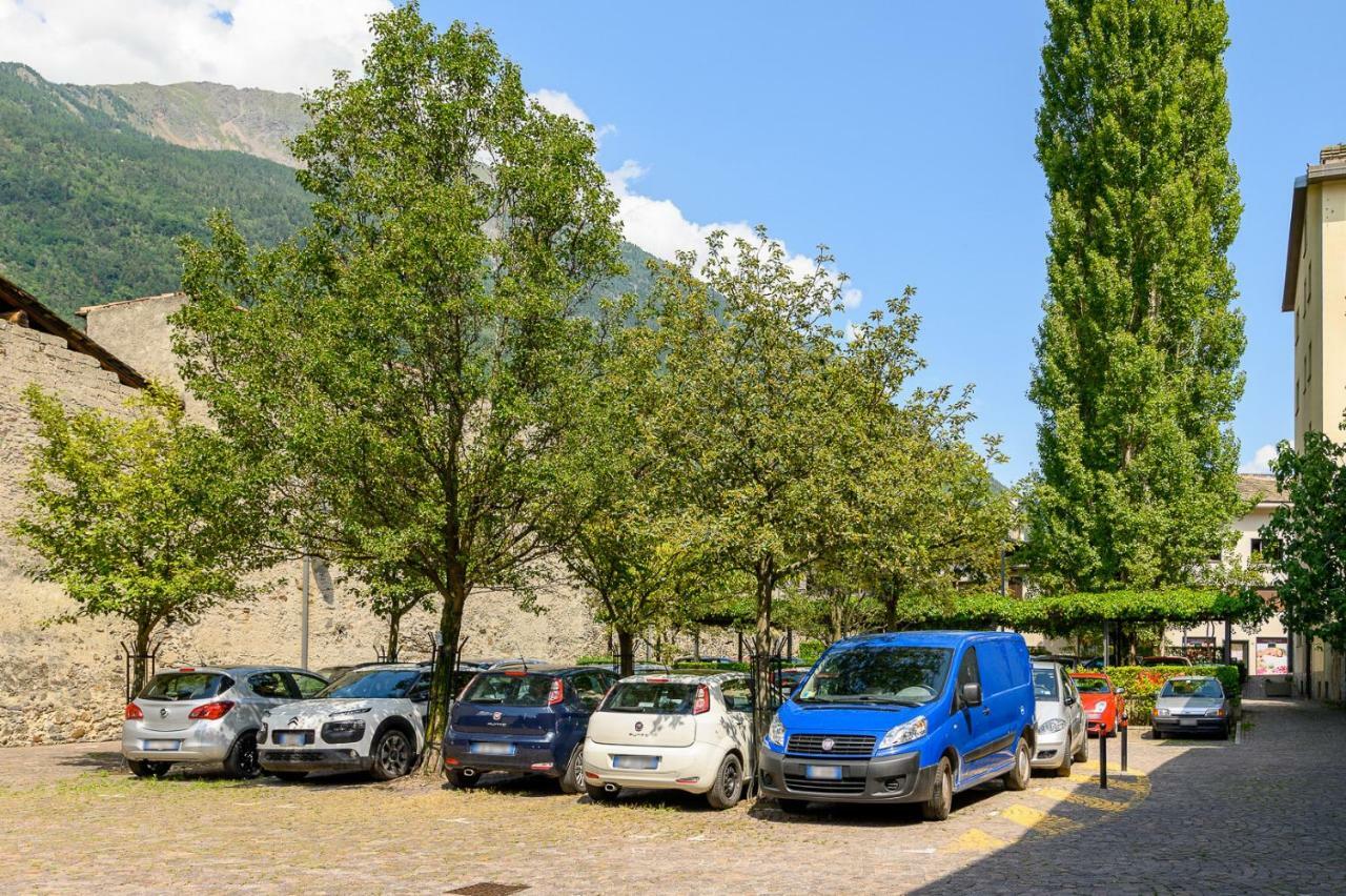 Old Town Apartments Tirano Exterior foto